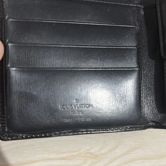 Louis Vuitton Black Epi Bifold Wallet - Picture 3 of 7